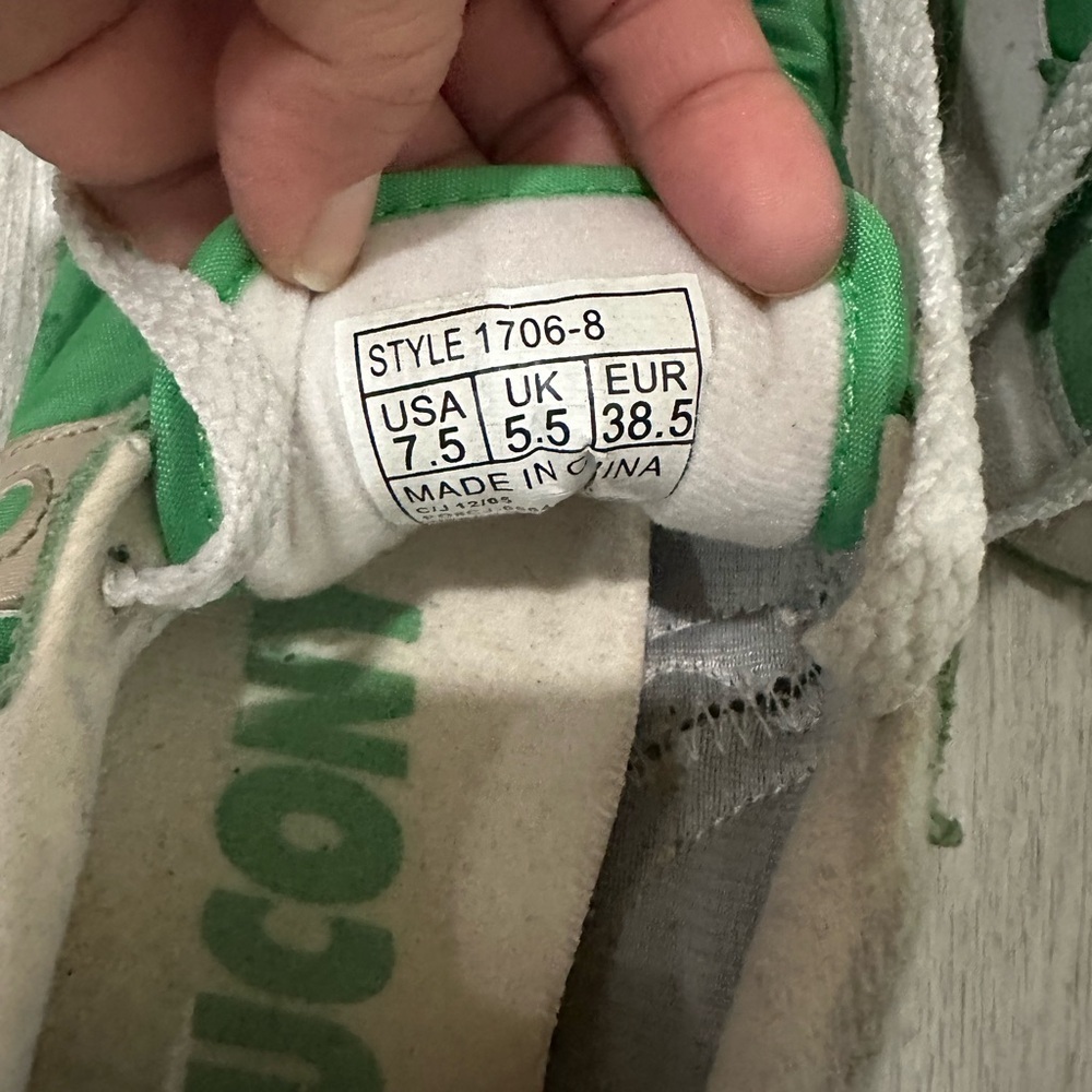 Saucony Green and Beige Sneakers women’s Sz 7.5 - Picture 4 of 6